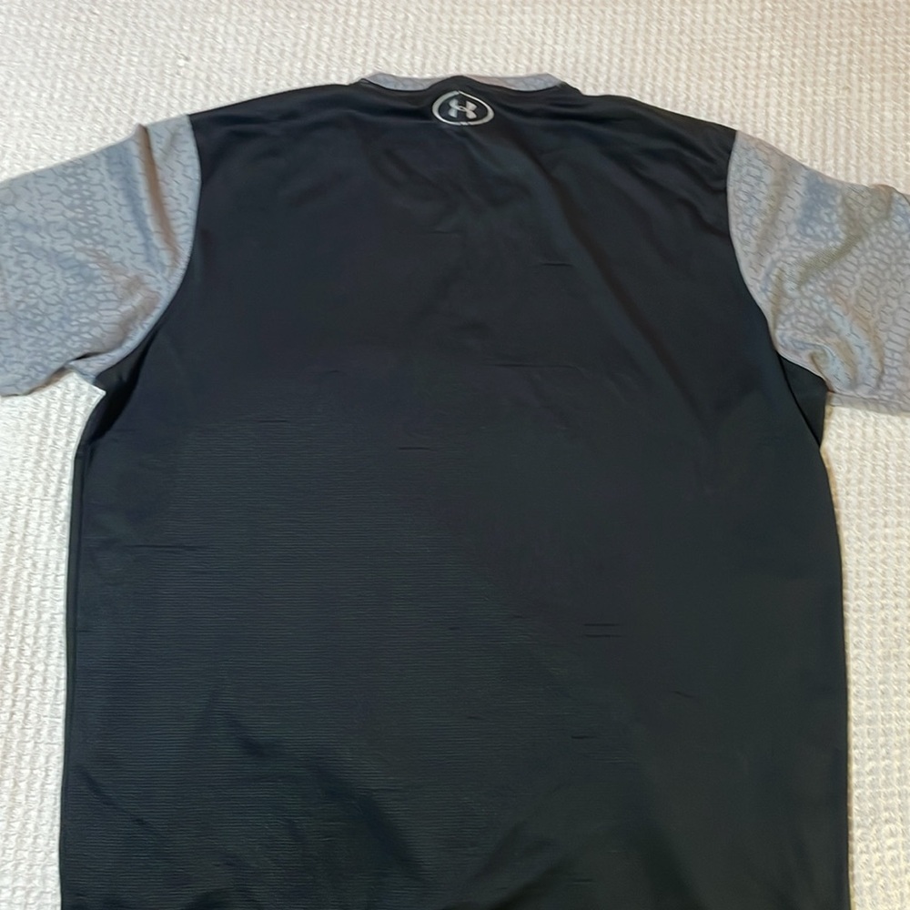 Under Armour t-shirt - Picture 3 of 3